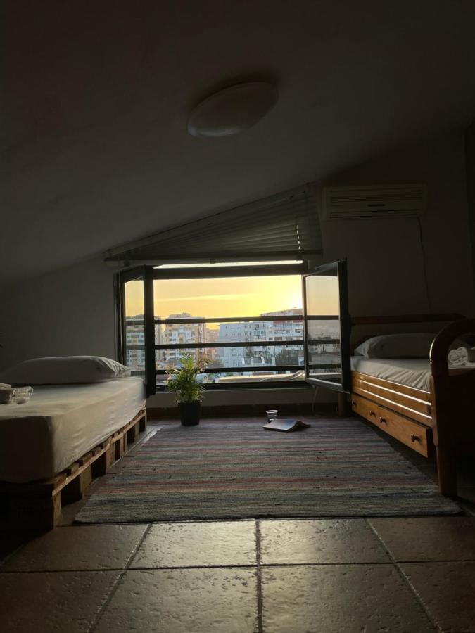 Cozy Big Apartment With Balcony Tiranë Ngoại thất bức ảnh