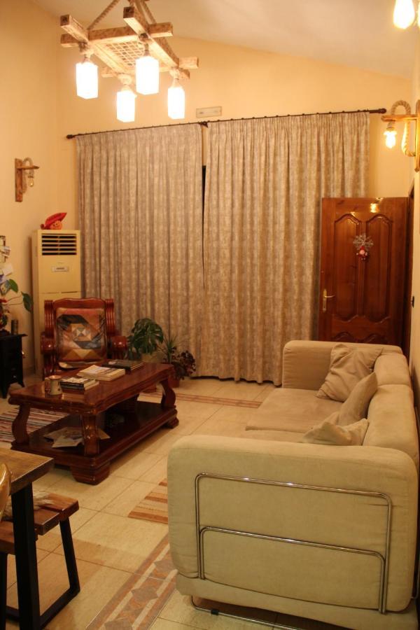 Cozy Big Apartment With Balcony Tiranë Ngoại thất bức ảnh