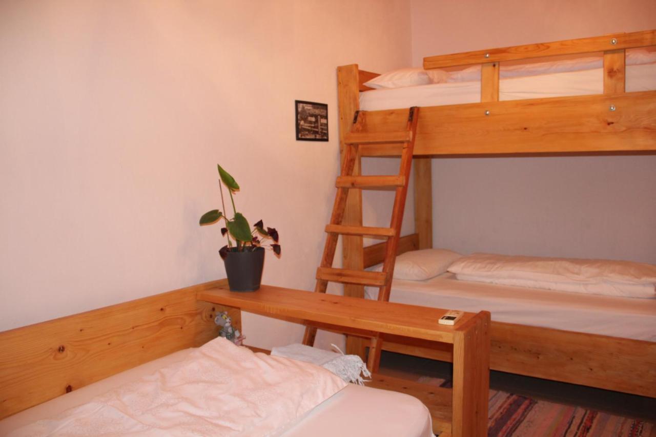 Cozy Big Apartment With Balcony Tiranë Ngoại thất bức ảnh
