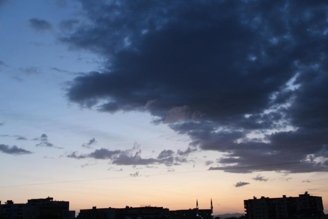 Cozy Big Apartment With Balcony Tiranë Ngoại thất bức ảnh