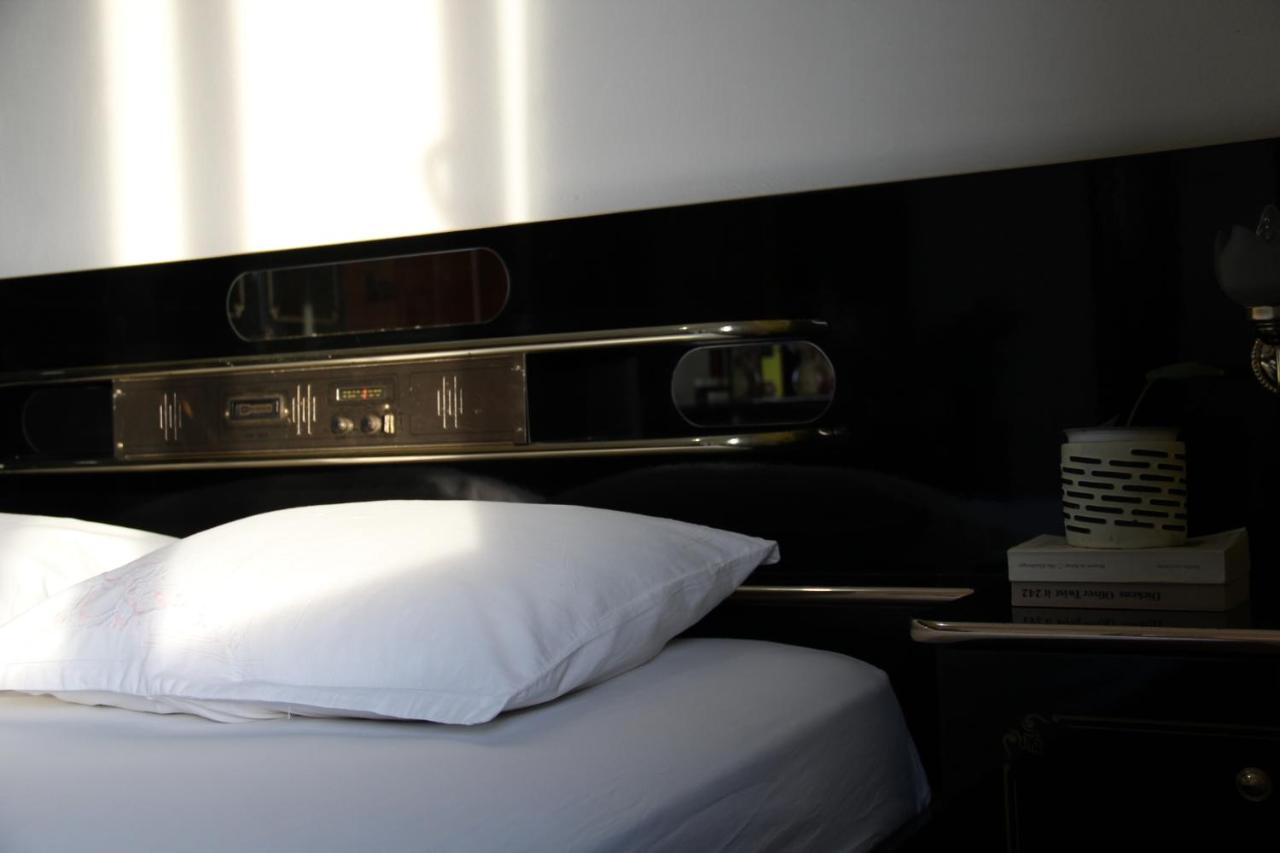 Cozy Big Apartment With Balcony Tiranë Ngoại thất bức ảnh