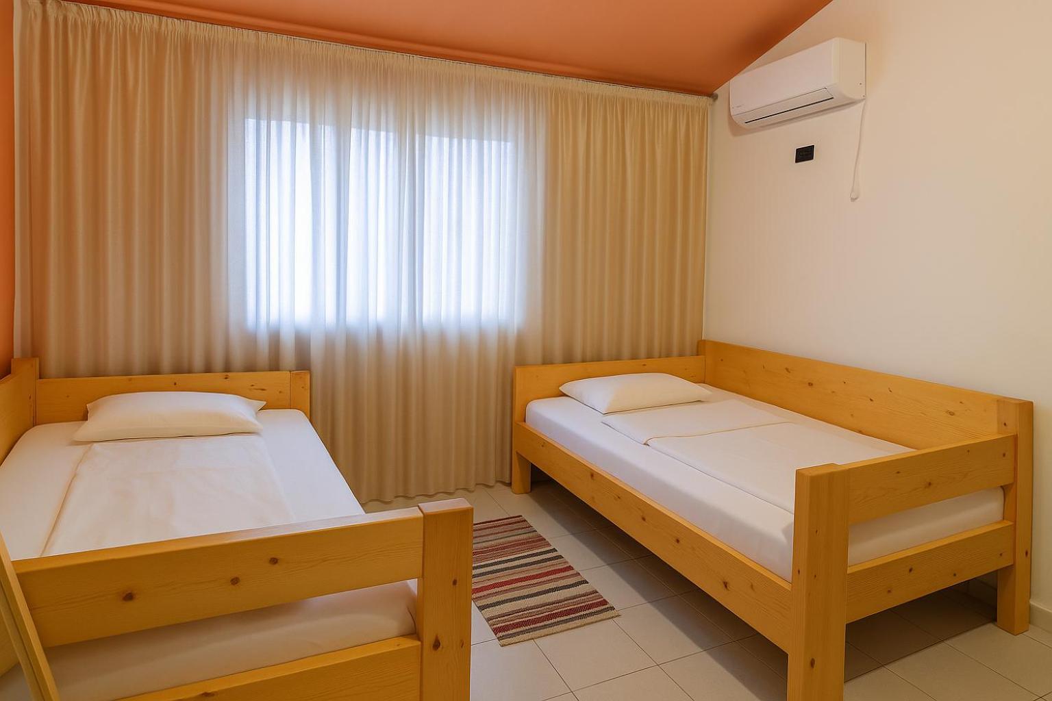 Cozy Big Apartment With Balcony Tiranë Ngoại thất bức ảnh
