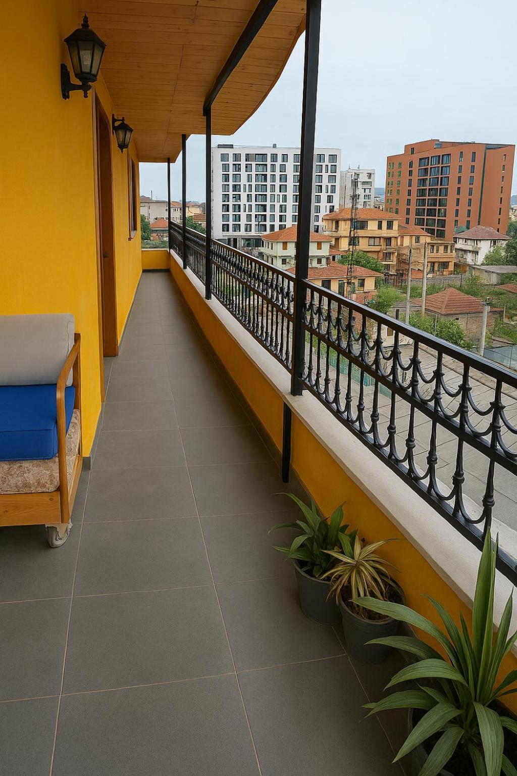 Cozy Big Apartment With Balcony Tiranë Ngoại thất bức ảnh