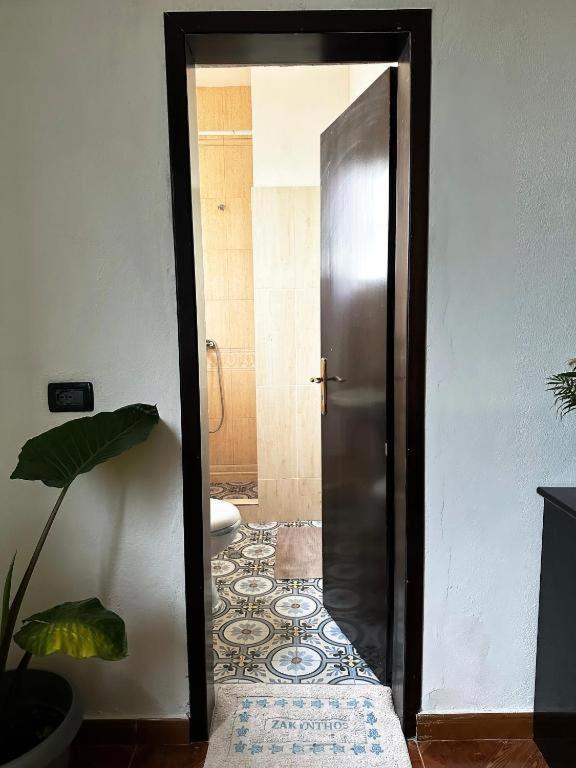 Cozy Big Apartment With Balcony Tiranë Ngoại thất bức ảnh