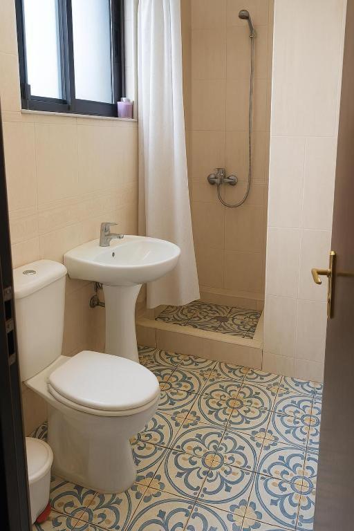 Cozy Big Apartment With Balcony Tiranë Ngoại thất bức ảnh