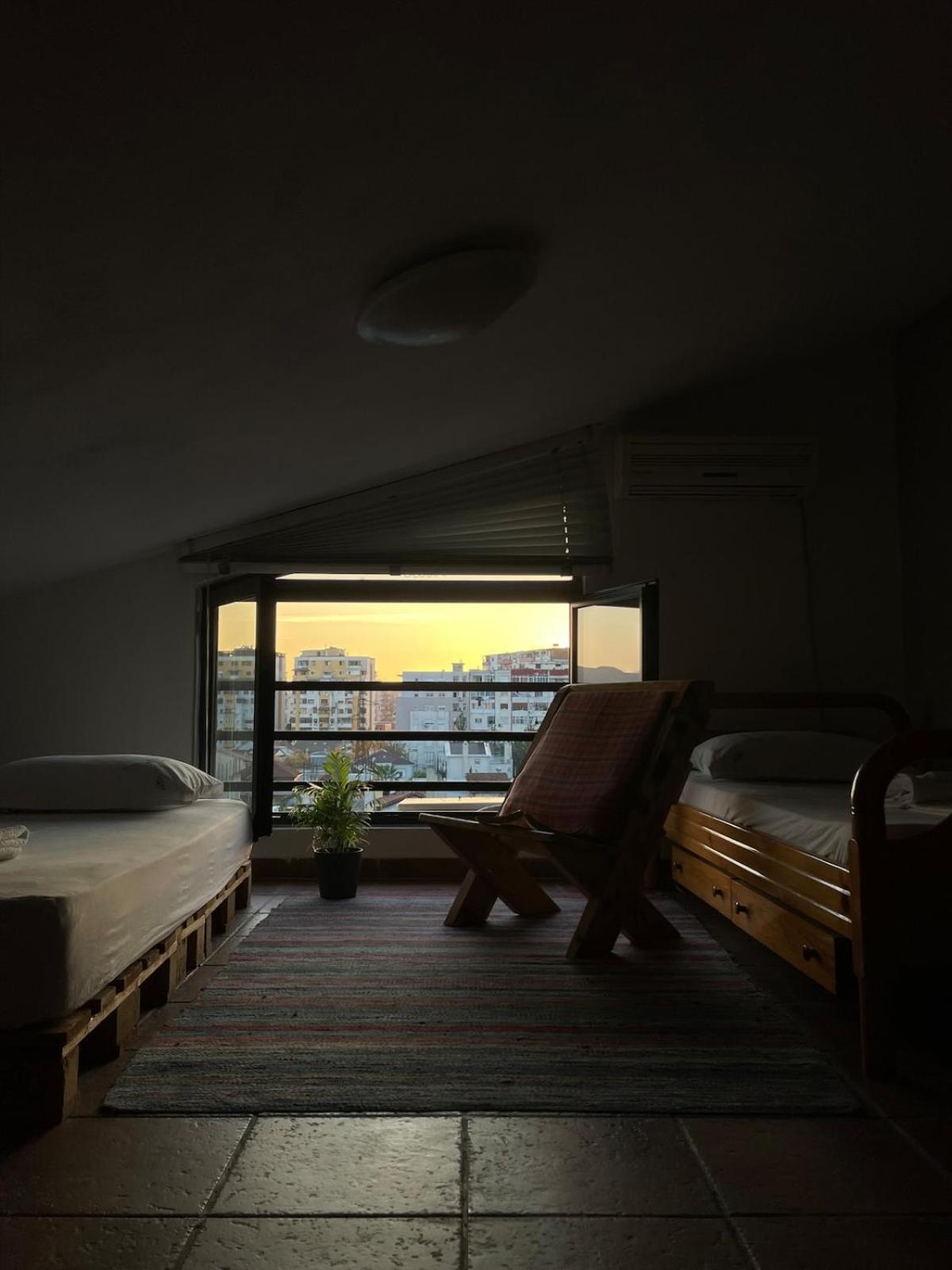 Cozy Big Apartment With Balcony Tiranë Ngoại thất bức ảnh