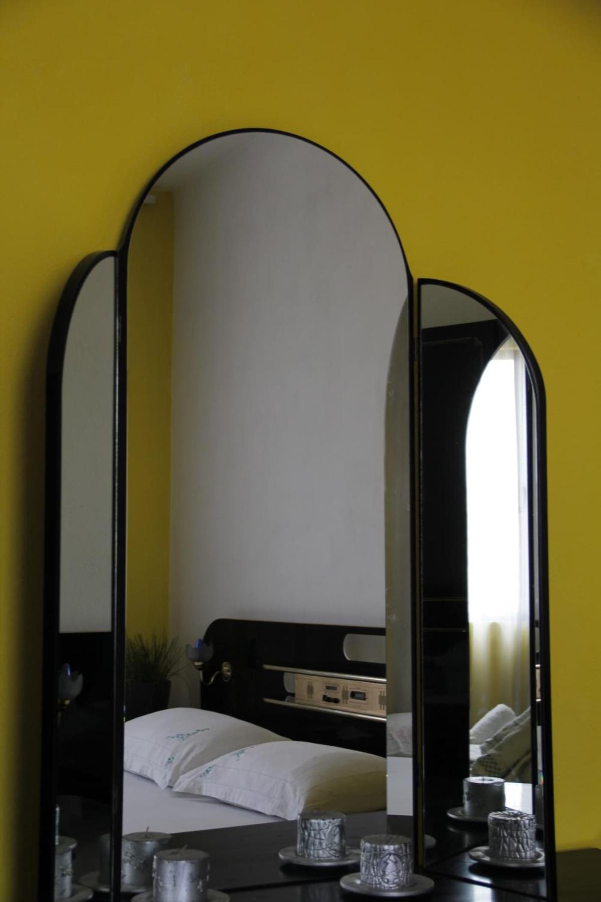 Cozy Big Apartment With Balcony Tiranë Ngoại thất bức ảnh